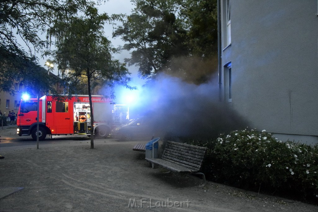 Feuer 2 Y Kellerbrand Koeln Ostheim Ruppinerstr P040.JPG - Miklos Laubert